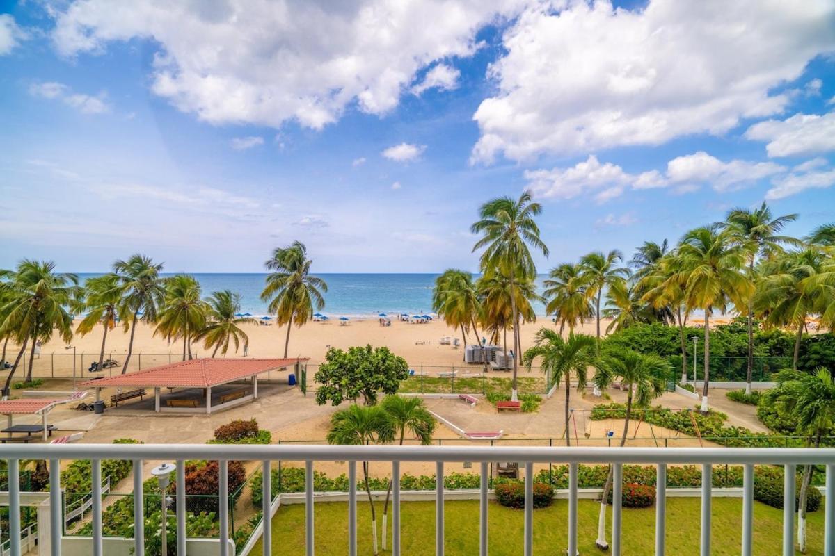 Sunset Paradise Cozy Beachfront Escape - Isla Verde Сан-Хуан Экстерьер фото
